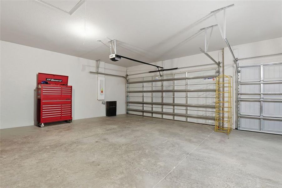 Spacious, unfurnished interior of a new home in South Gulf Cove, Port Charlotte (Image 20).
