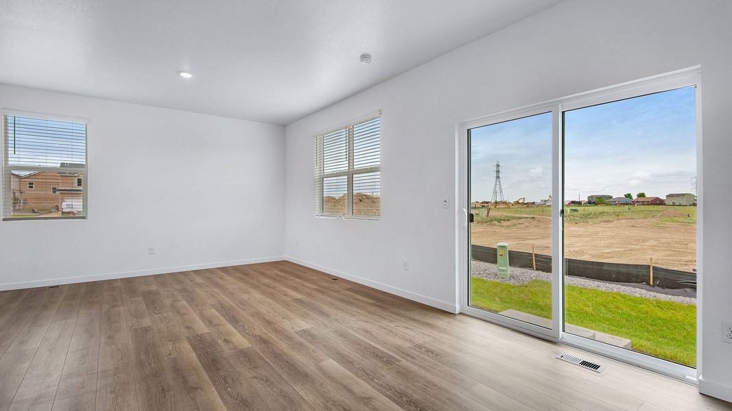 Spacious, unfurnished interior of a new home in Silver Peaks, Lochbuie (Image 8).