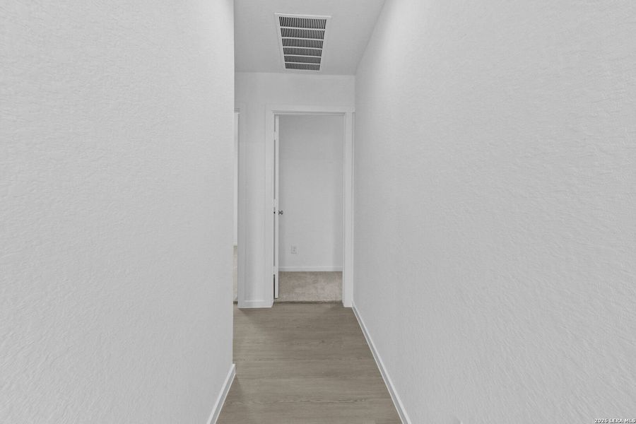 Spacious, unfurnished interior of a new home in Spring Grove, St. Hedwig (Image 27).