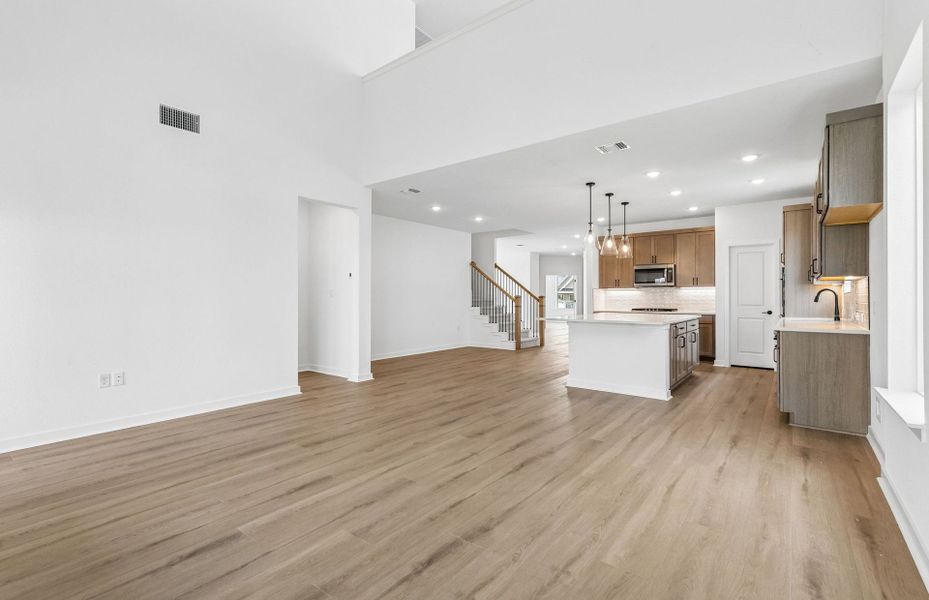 Spacious, unfurnished interior of a new home in Kuempel Farms, Pflugerville (Image 24). Spacious, unfurnished interior of a new home in Kuempel Farms, Pflugerville (Image 24).