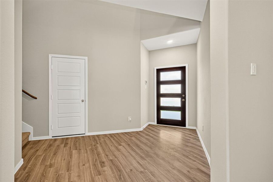 Spacious, unfurnished interior of a new home in Sunterra, Katy (Image 29). Spacious, unfurnished interior of a new home in Sunterra, Katy (Image 29).