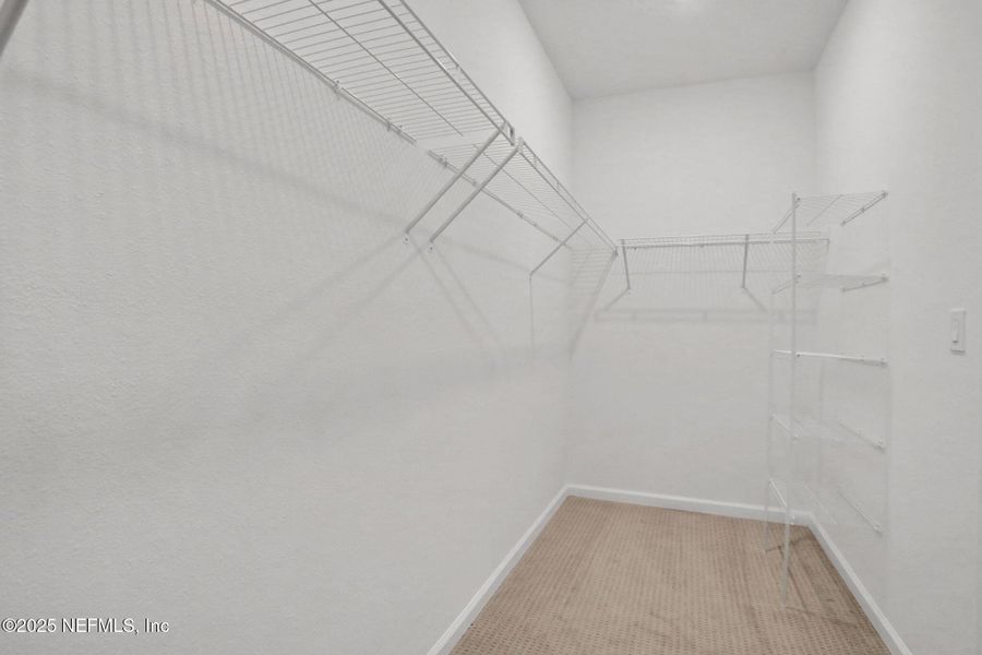 Spacious, unfurnished interior of a new home in Hyland Trail, Green Cove Springs (Image 31).