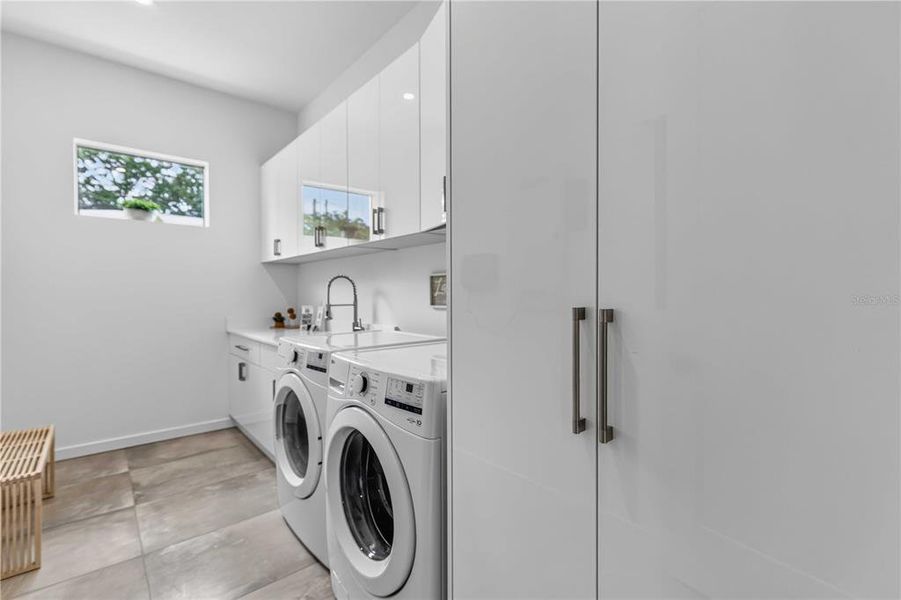 Furnished interior view inside a new home in , Sarasota (Image 35).