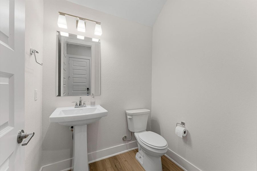 Furnished interior view inside a new home in Cross Creek Ranch, Fulshear (Image 33).