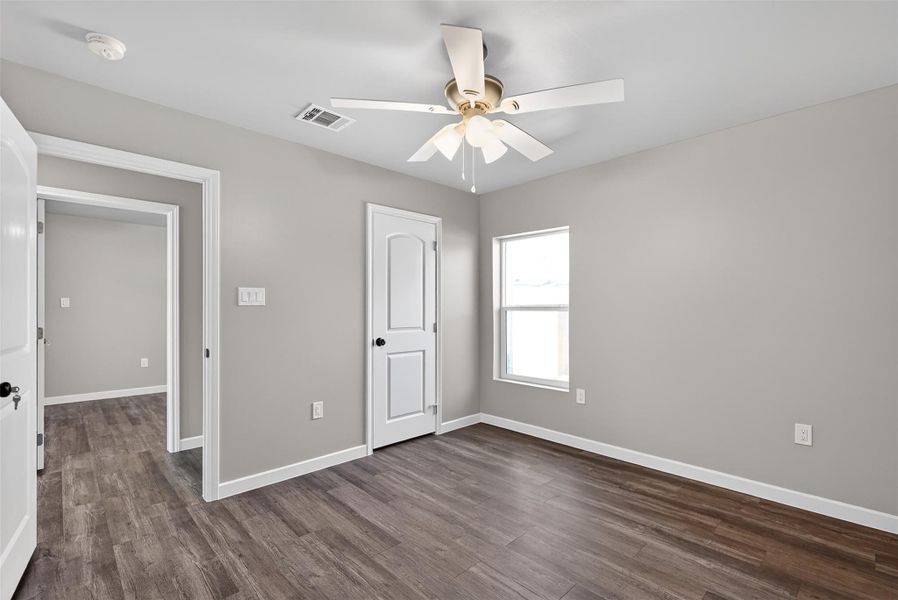Spacious, unfurnished interior of a new home in , Cleveland (Image 29).