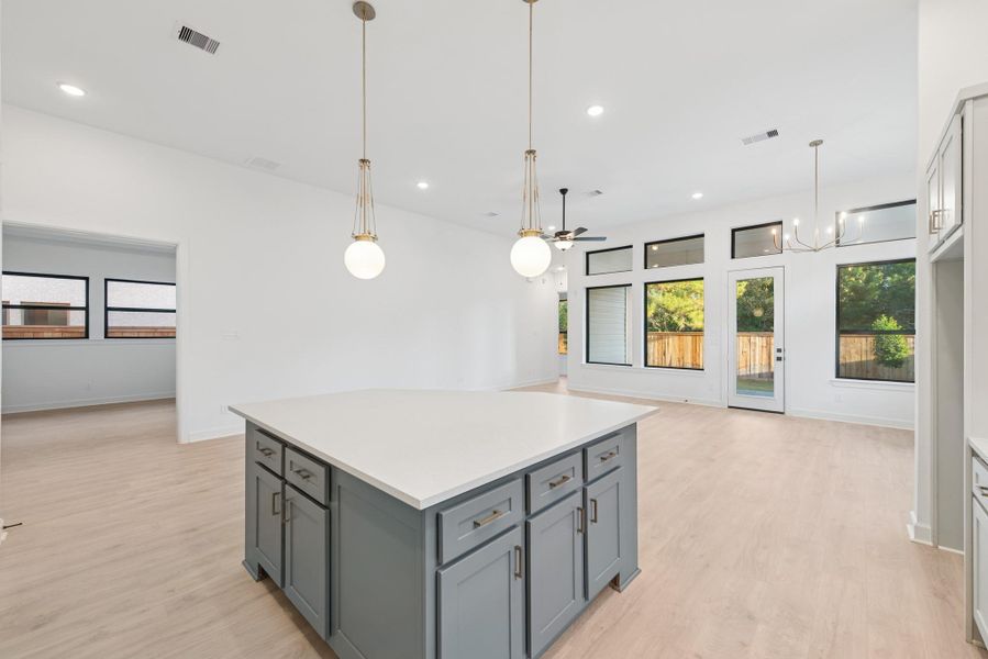 Image 33 of a home in Kresston.