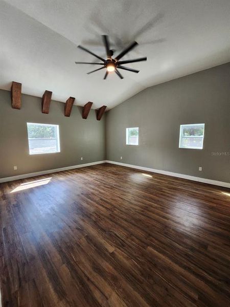Spacious, unfurnished interior of a new home in , Hudson (Image 17).