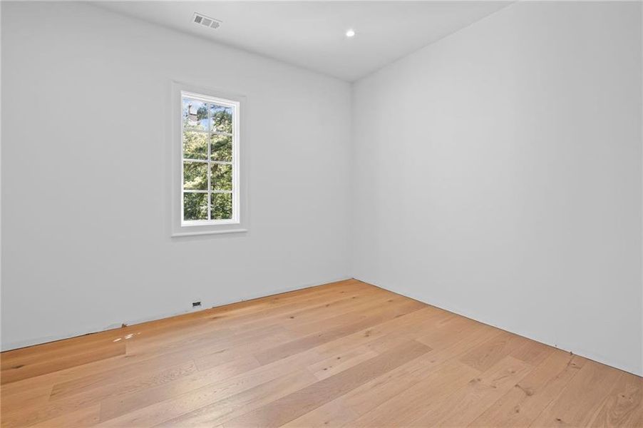 Spacious, unfurnished interior of a new home in , Milton (Image 35).