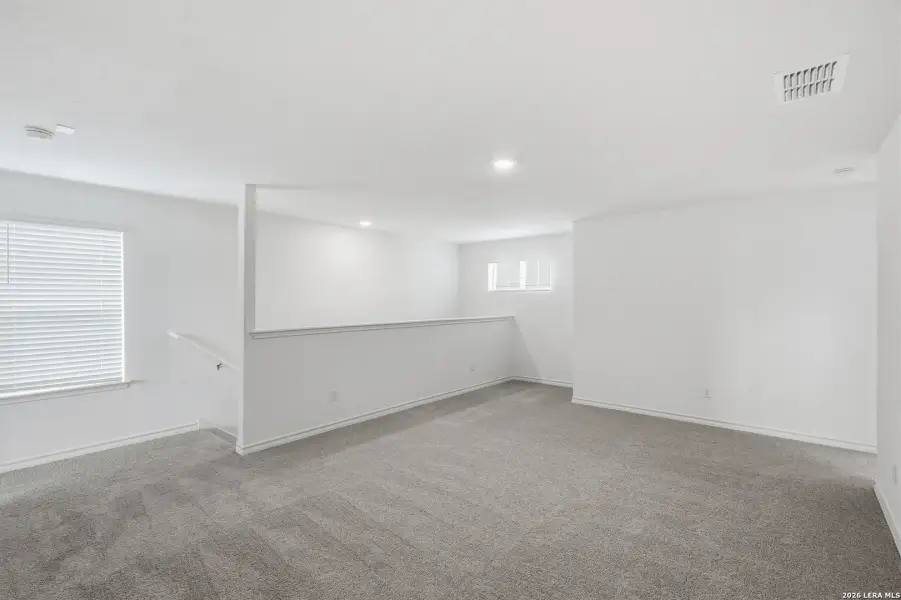 Spacious, unfurnished interior of a new home in Vista Real, Converse (Image 13).