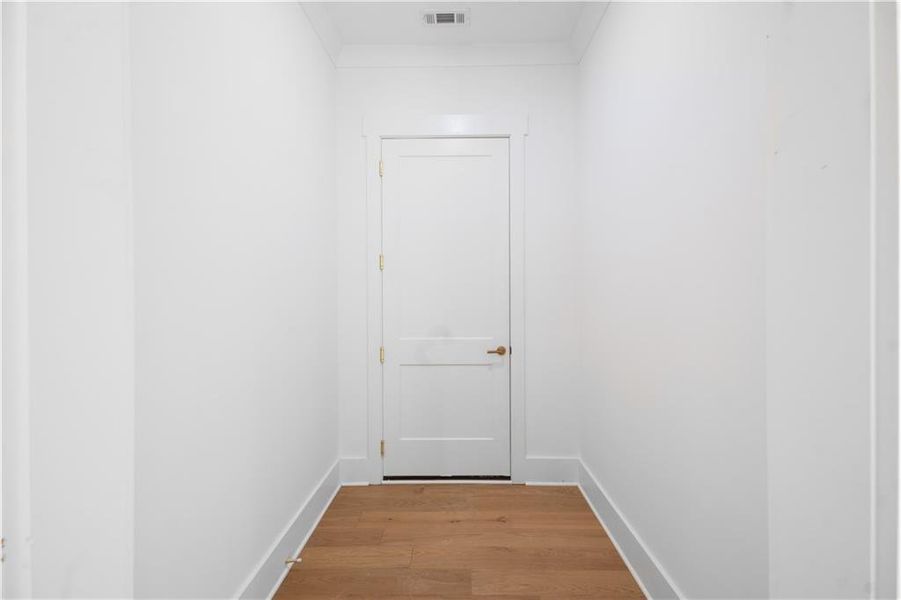 Spacious, unfurnished interior of a new home in , Alpharetta (Image 41).