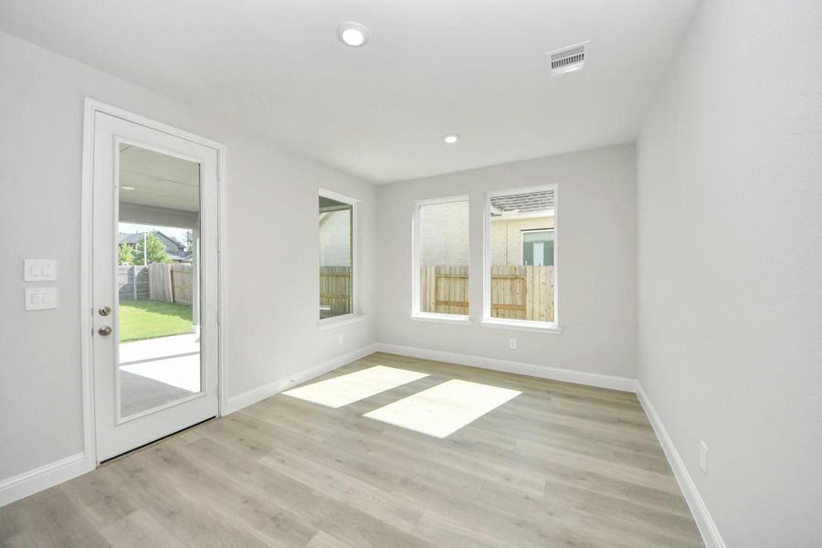 Spacious, unfurnished interior of a new home in ARTAVIA: Hilltop Collection, Conroe (Image 15). Spacious, unfurnished interior of a new home in ARTAVIA: Hilltop Collection, Conroe (Image 15).