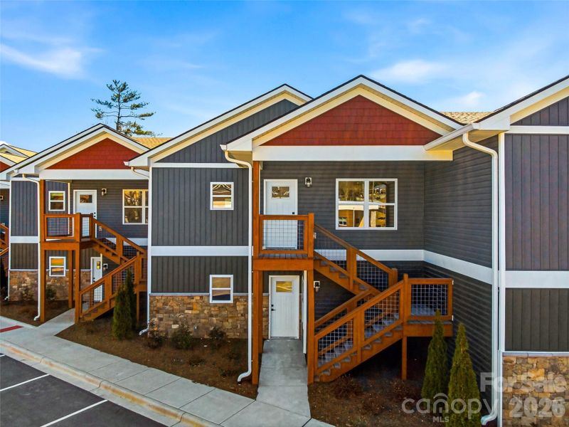 Image 28 of a home in .