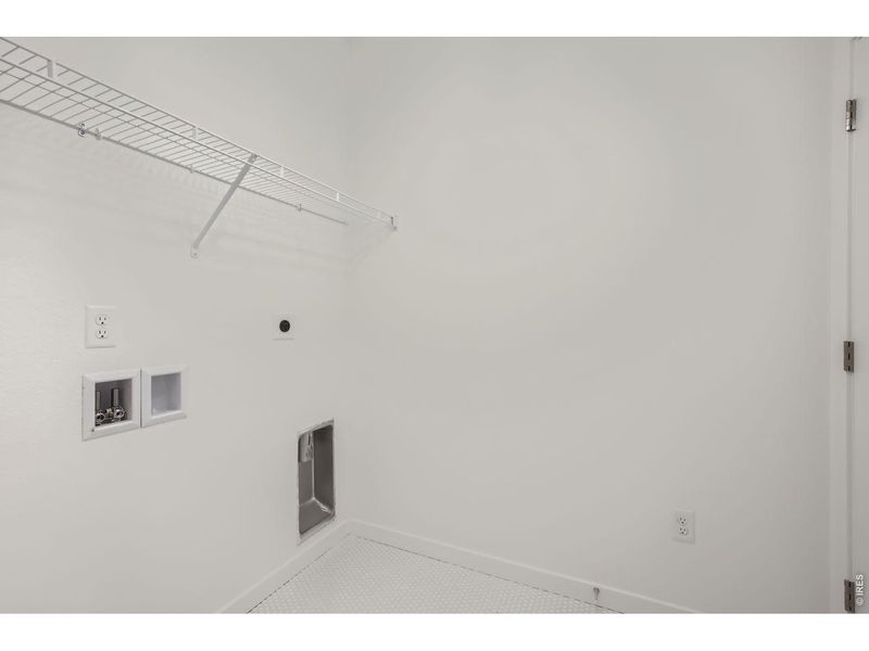 Spacious, unfurnished interior of a new home in , Longmont (Image 20).