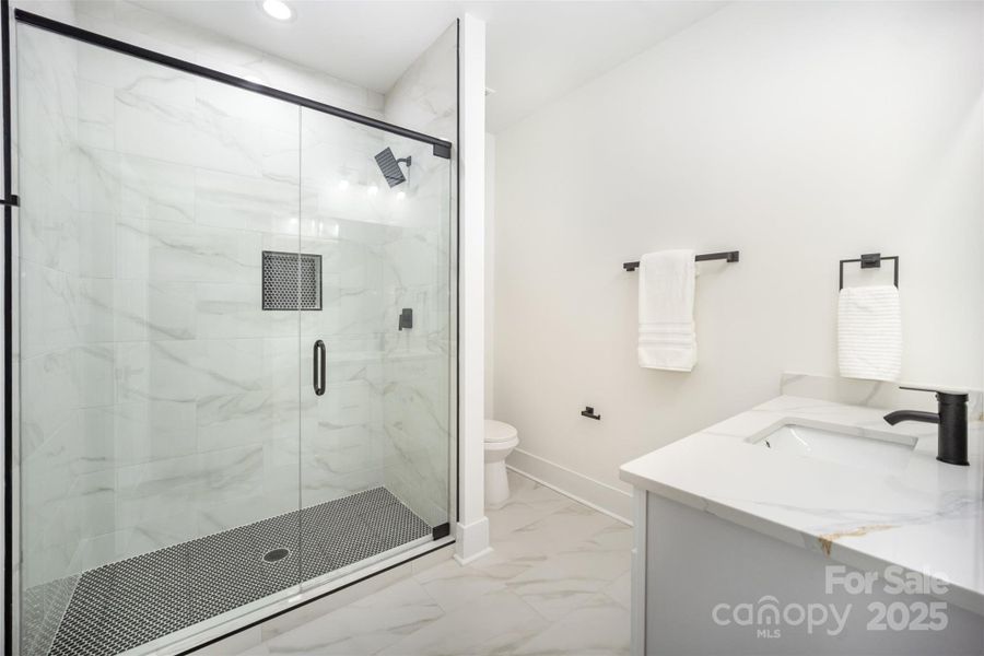 Full Bath Connected to First Floor Bedroom