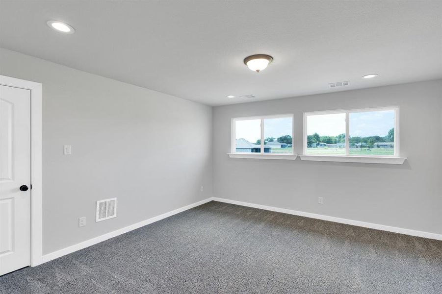 Spacious, unfurnished interior of a new home in , Palmer (Image 23).