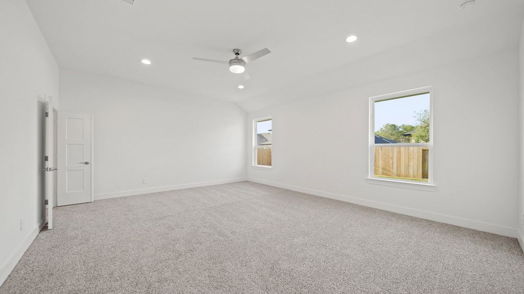 Spacious, unfurnished interior of a new home in Silverthorne, Conroe (Image 16).