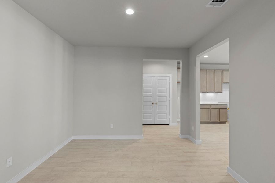 Spacious, unfurnished interior of a new home in Briarwood Crossing, Rosenberg (Image 23). Spacious, unfurnished interior of a new home in Briarwood Crossing, Rosenberg (Image 23).