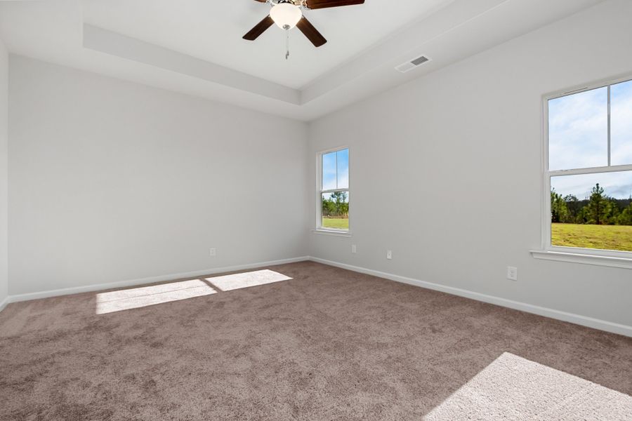 Spacious, unfurnished interior of a new home in The Oaks, Clarksville (Image 24).