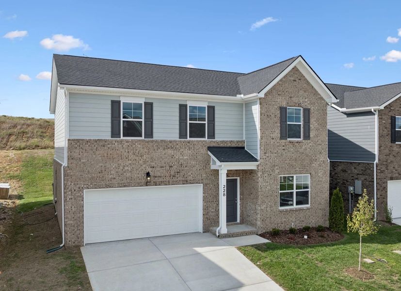 Exterior details and patio area of a home in Cades Bluff, Lebanon (Image 2).