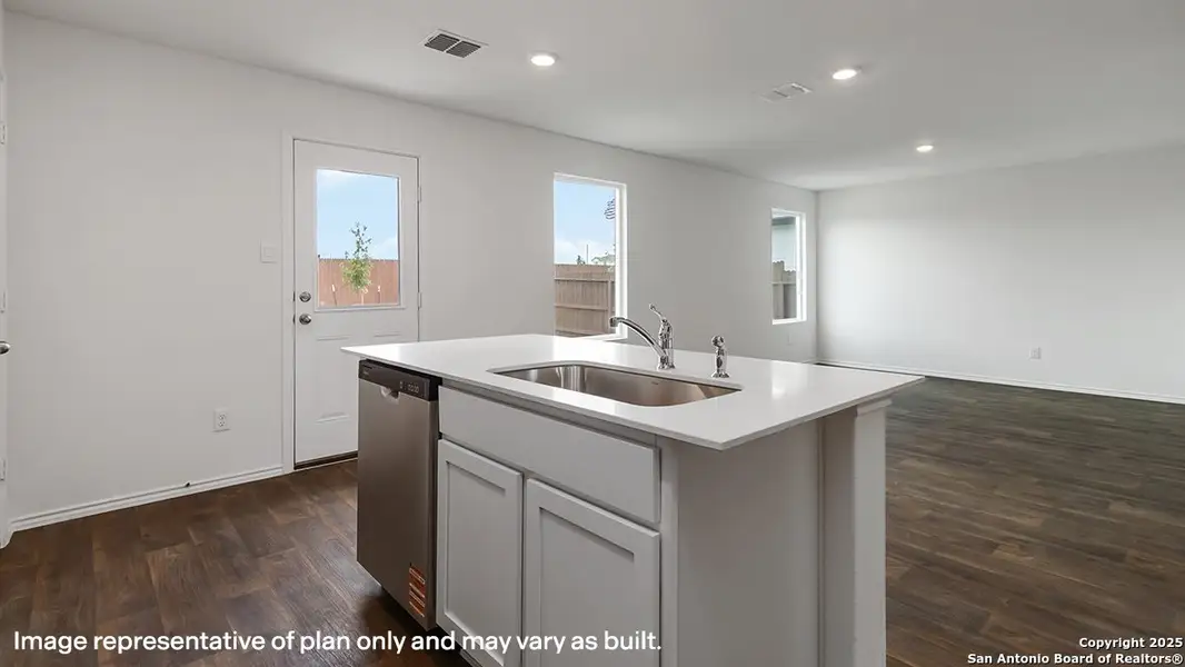 Furnished interior view inside a new home in Avenida, Converse (Image 6).