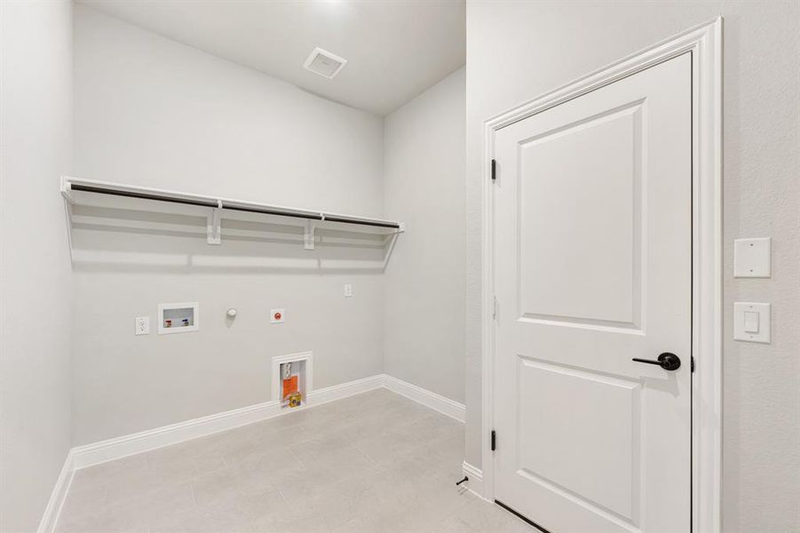 Spacious, unfurnished interior of a new home in Arcadia Trails Classic 60, Balch Springs (Image 28).