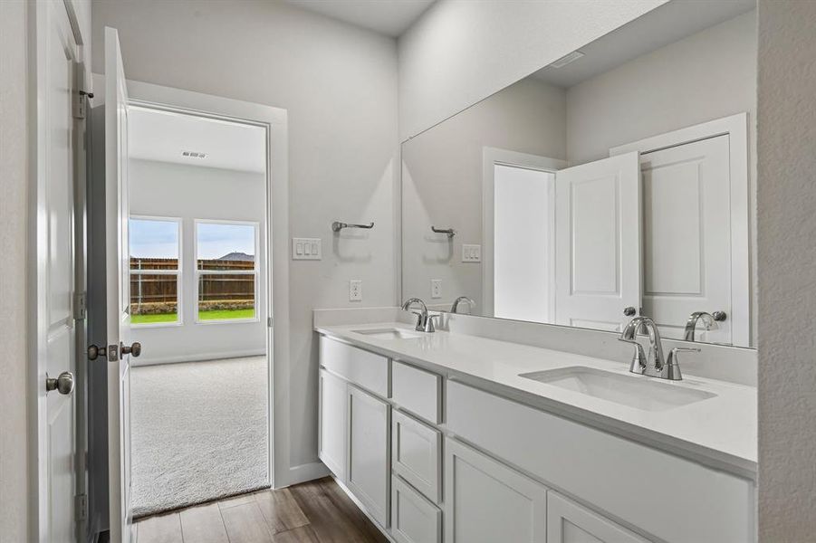 Furnished interior view inside a new home in Lone Oak, Alvarado (Image 7).