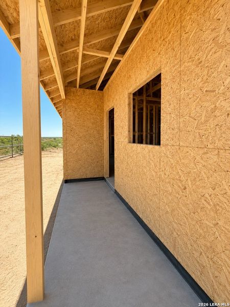 Exterior details and patio area of a home in , Eagle Pass (Image 4).