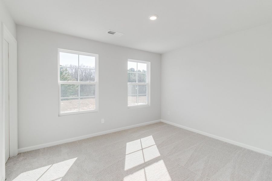 Spacious, unfurnished interior of a new home in Bluefield, Lexington (Image 31). Spacious, unfurnished interior of a new home in Bluefield, Lexington (Image 31).