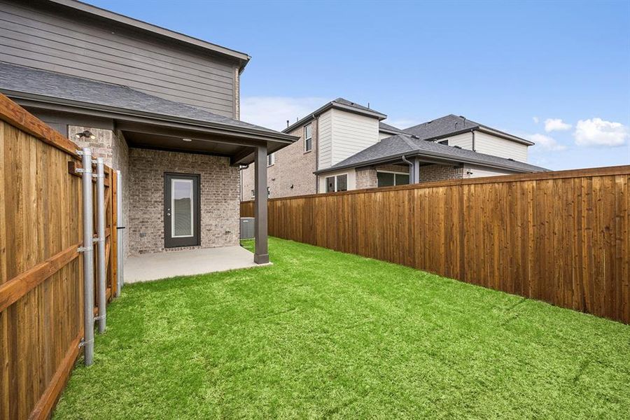 Exterior details and patio area of a home in Lexington Frisco, Frisco (Image 3).
