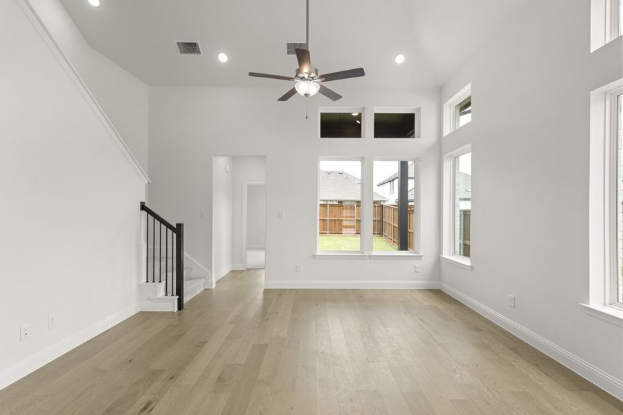 Spacious, unfurnished interior of a new home in The Reserve at Spiritas Ranch, Little Elm (Image 23).