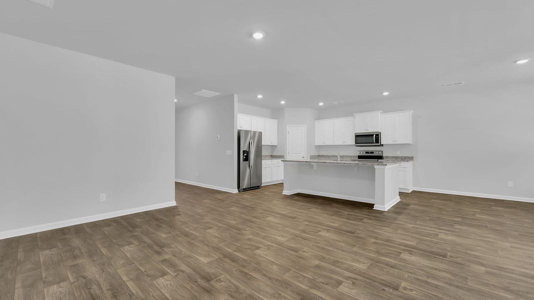Spacious, unfurnished interior of a new home in Sheep Island, Summerville (Image 13).