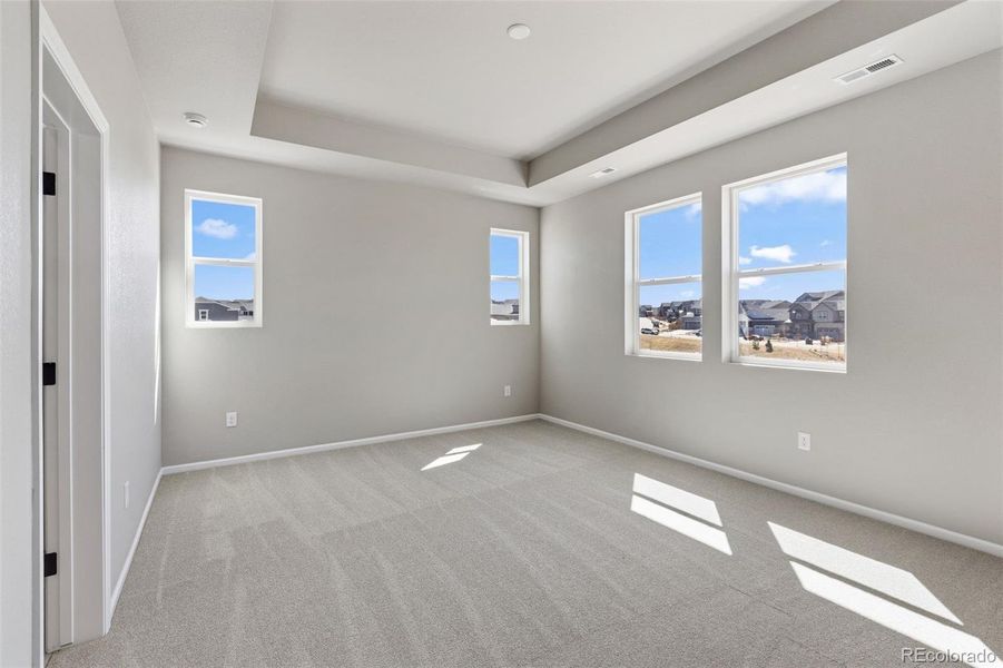 Spacious, unfurnished interior of a new home in , Aurora (Image 26).