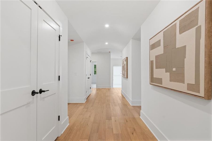 Spacious, unfurnished interior of a new home in , Roswell (Image 24).