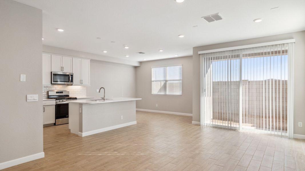 Image 27 of a home in Talinn Towns at Desert Ridge.