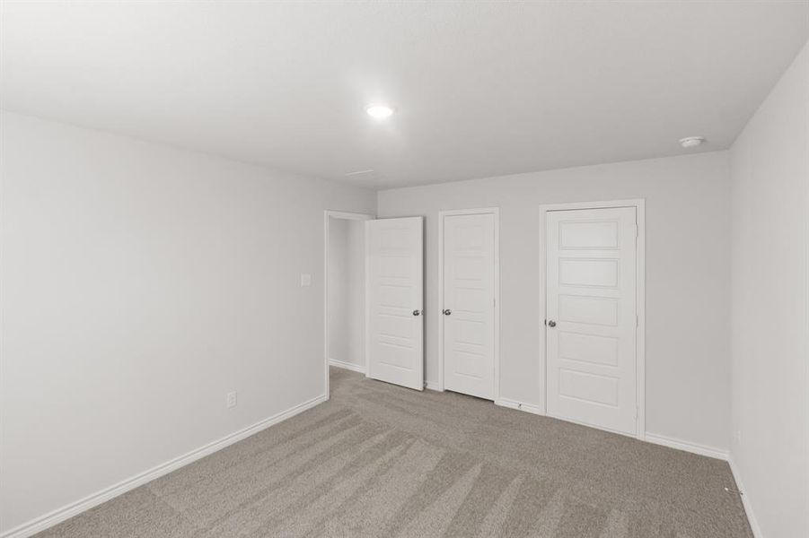 Spacious, unfurnished interior of a new home in Retreat at Fossil Creek, Fort Worth (Image 10).