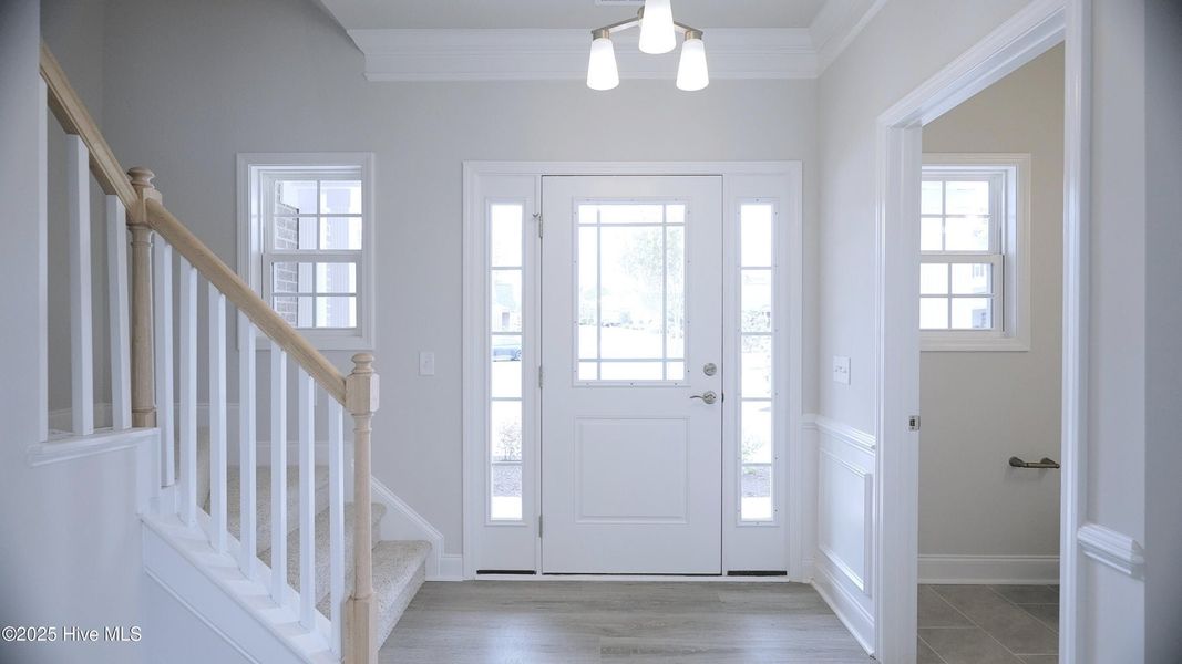 Spacious, unfurnished interior of a new home in Palmetto Creek, Bolivia (Image 9).