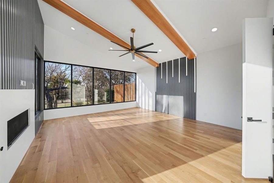 Spacious, unfurnished interior of a new home in , Dallas (Image 22).