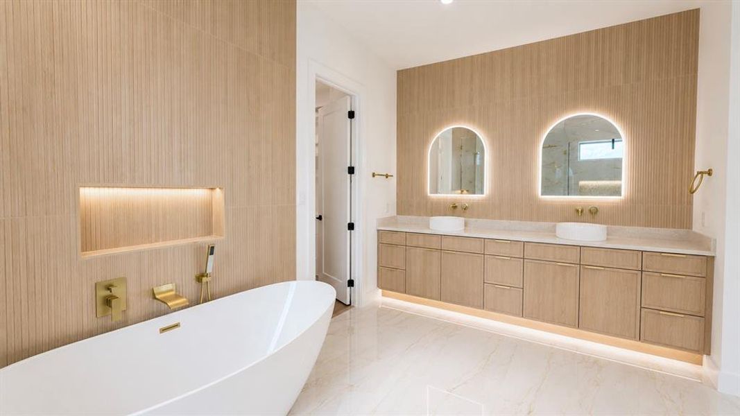 Furnished interior view inside a new home in , Dallas (Image 14).