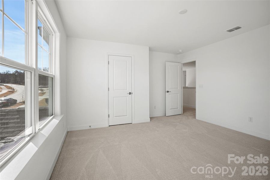 Spacious, unfurnished interior of a new home in Forest Creek, Waxhaw (Image 44).