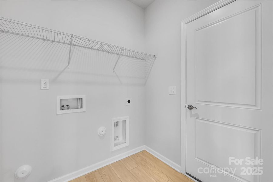 Spacious, unfurnished interior of a new home in Redhawk: Walk, Belmont (Image 15).