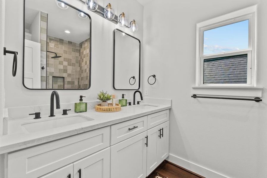 Furnished interior view inside a new home in , Dickinson (Image 20).