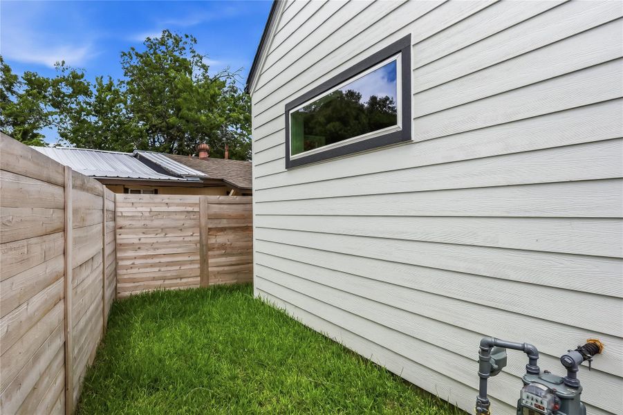 Exterior details and patio area of a home in , Austin (Image 4).