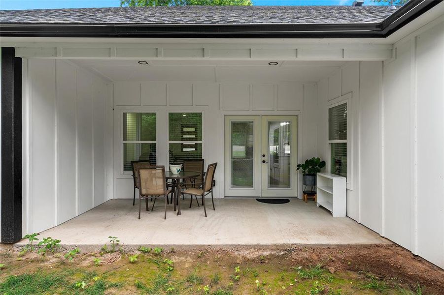 Exterior details and patio area of a home in , Woodway (Image 25).