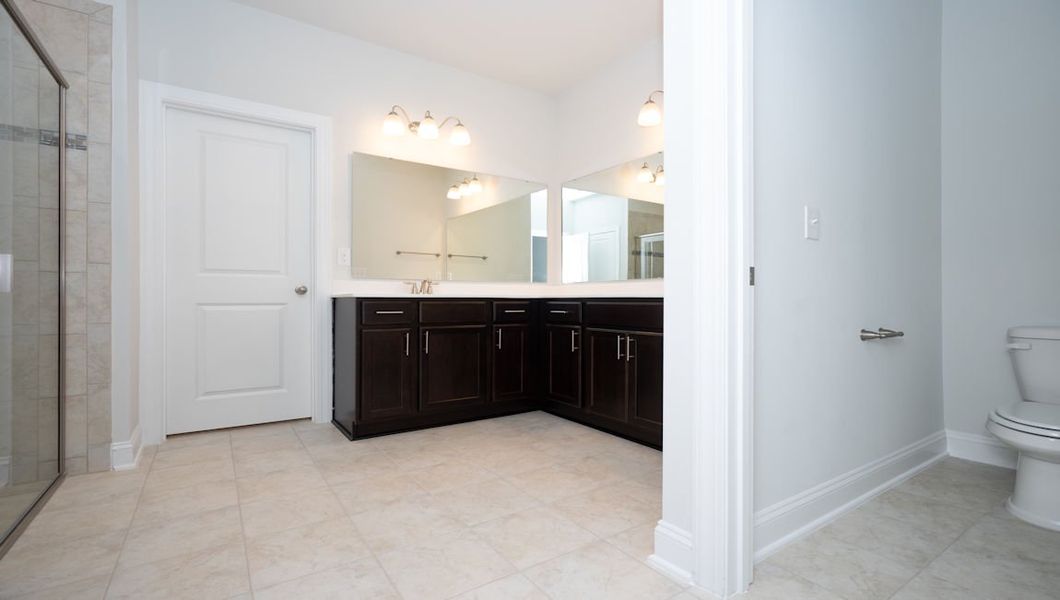 Representative unfurnished interior of a home built from the CUMBERLAND by D.R. Horton in Waterbridge, Myrtle Beach (Image 24).