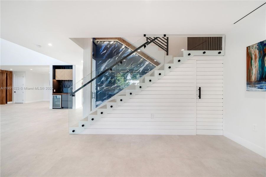 Image 86 of a home in .