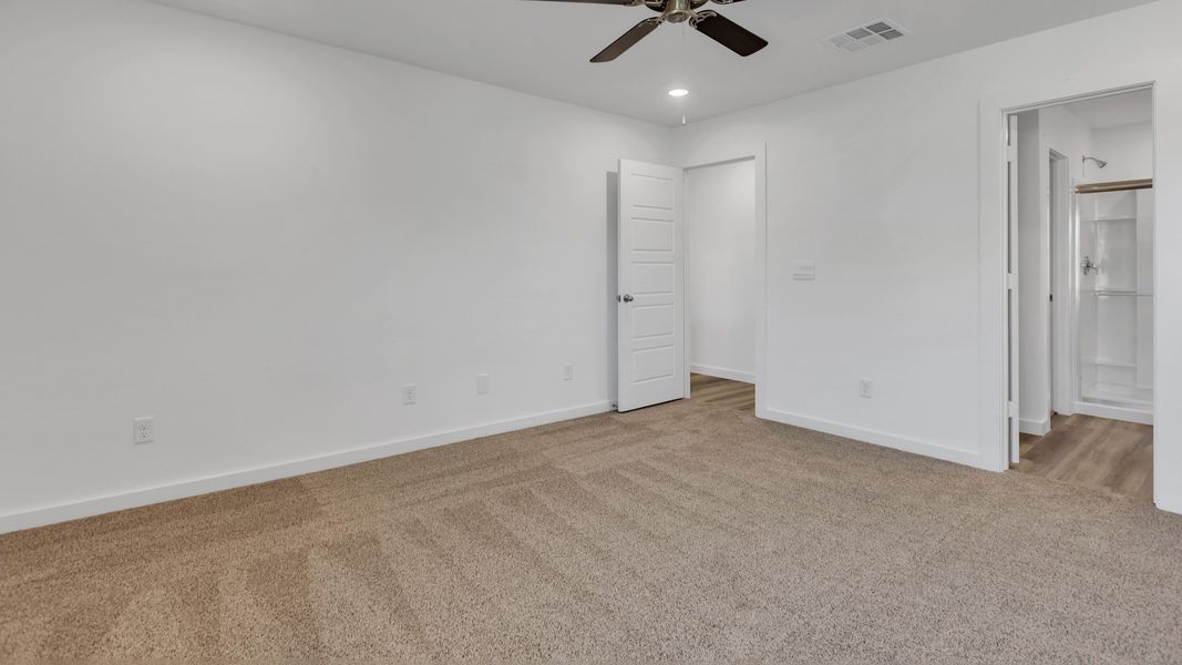 Spacious, unfurnished interior of a new home in Terra Vista, Lubbock (Image 18).