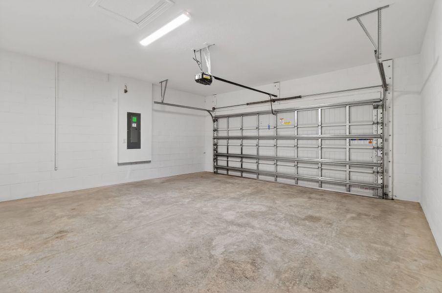 Spacious, unfurnished interior of a new home in Costa Pointe, Vero Beach (Image 50).