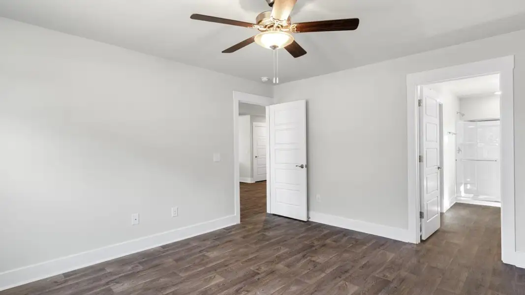 Spacious, unfurnished interior of a new home in Mariners Reach, Bolivia (Image 20). Spacious, unfurnished interior of a new home in Mariners Reach, Bolivia (Image 20).
