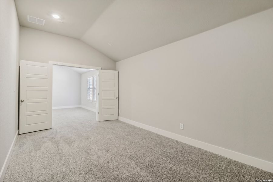Spacious, unfurnished interior of a new home in Fox Falls, Boerne (Image 21).
