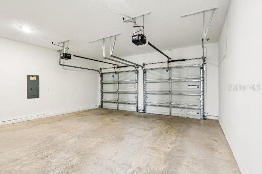 Spacious, unfurnished interior of a new home in Trailside, Mount Dora (Image 32).